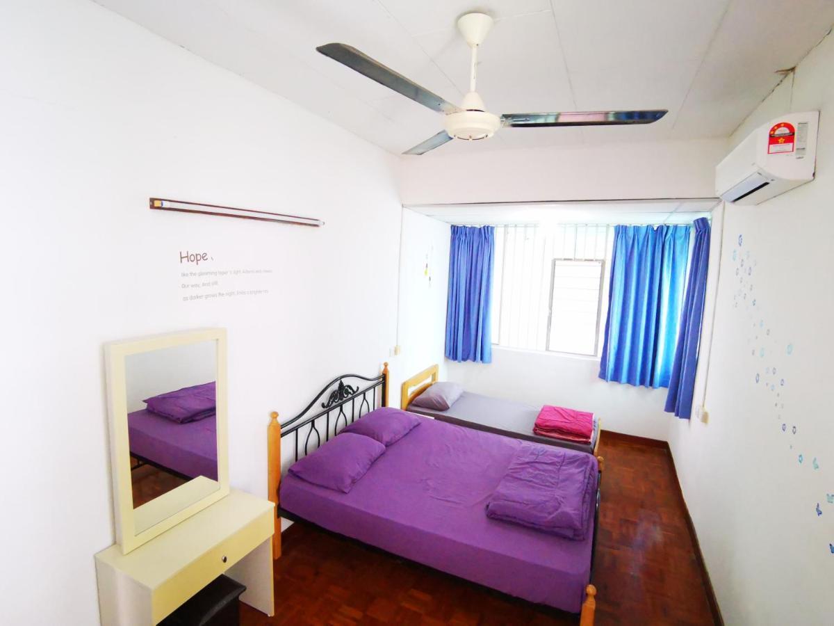 Lpm Room Tanjung Bungah  Exteriör bild
