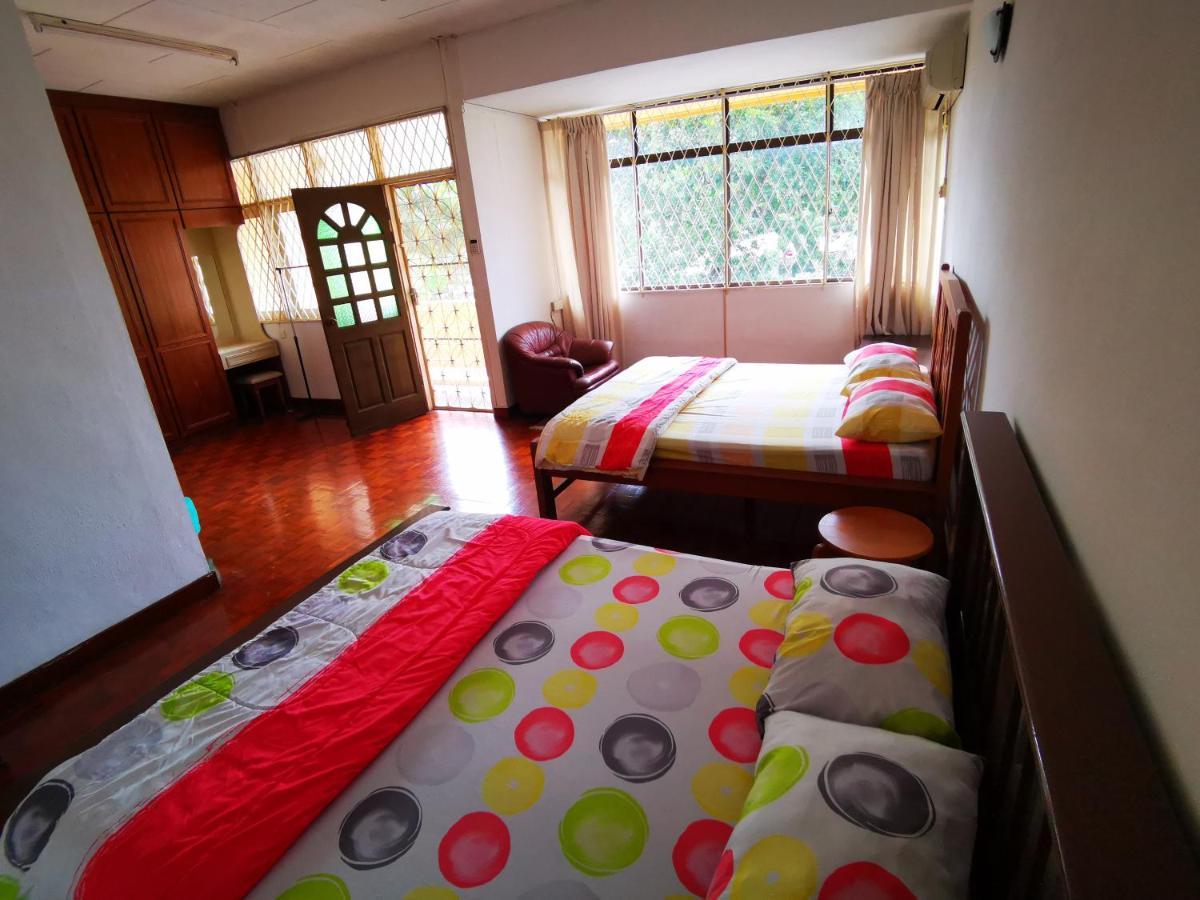 Lpm Room Tanjung Bungah  Exteriör bild